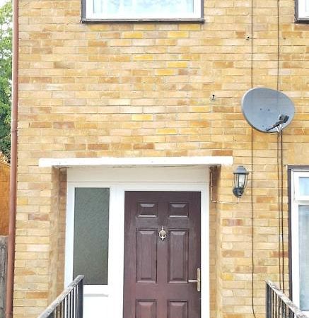 61 Baker Street Apartment ลูตัน ภายนอก รูปภาพ