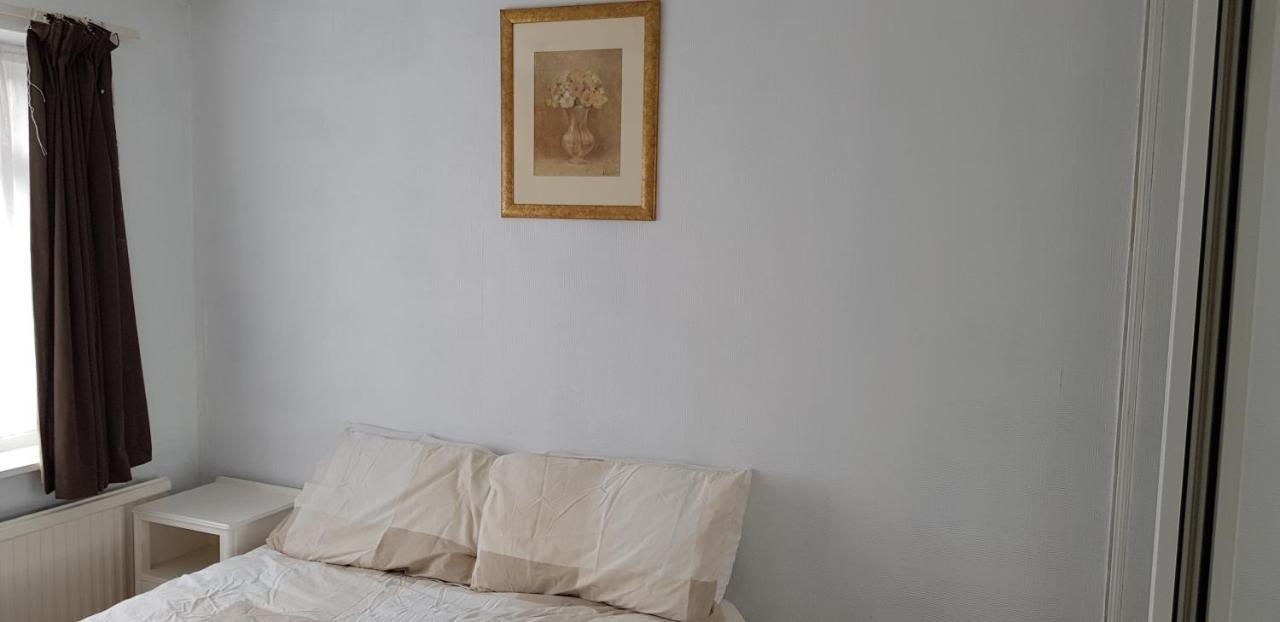 61 Baker Street Apartment ลูตัน ภายนอก รูปภาพ