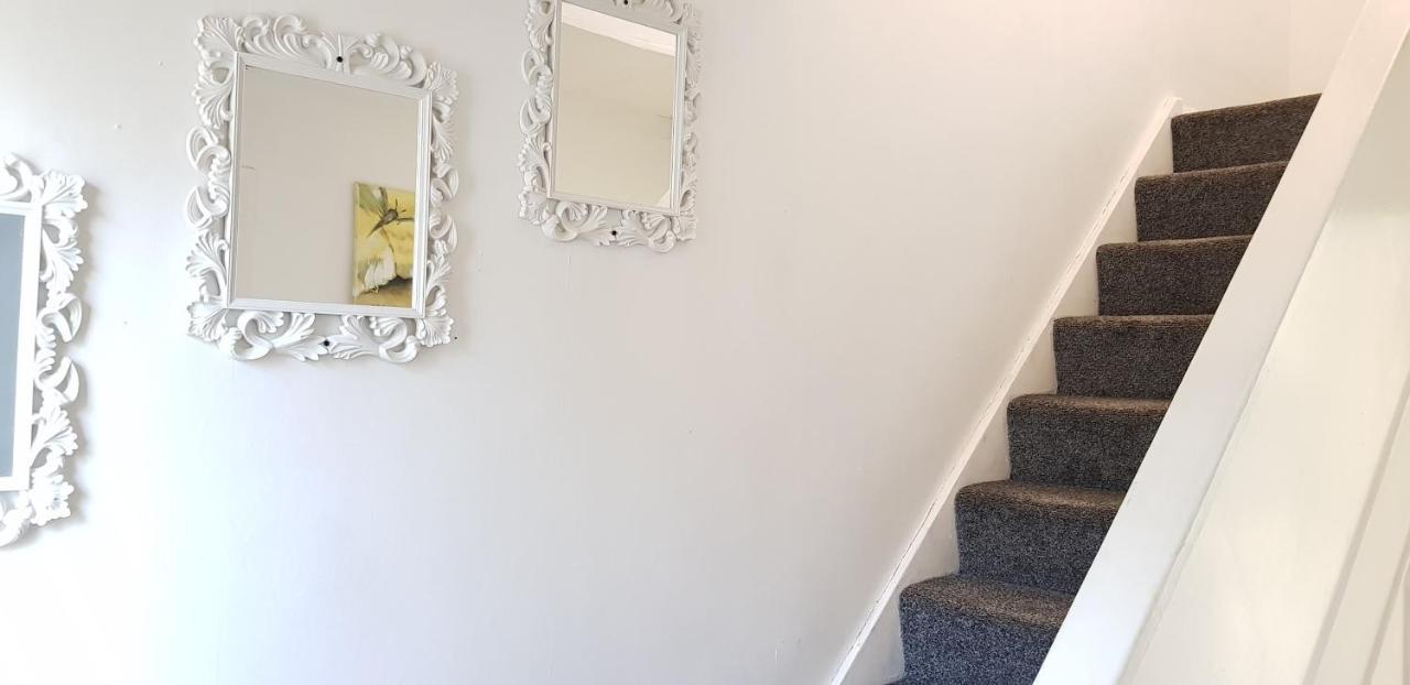 61 Baker Street Apartment ลูตัน ภายนอก รูปภาพ