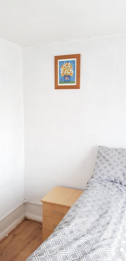 61 Baker Street Apartment ลูตัน ภายนอก รูปภาพ