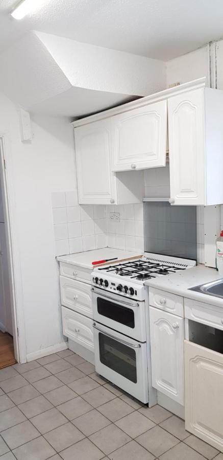 61 Baker Street Apartment ลูตัน ภายนอก รูปภาพ